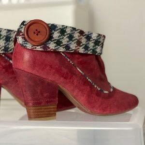 Red booties w/ tweed folded shaft